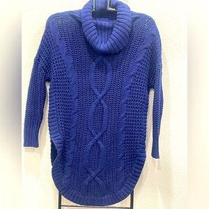 Express Women's 3/4 Sleeve Turtleneck Sweater / Size XS